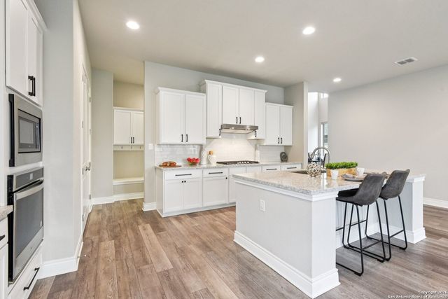 29740 elkhorn, Boerne, TX 78015