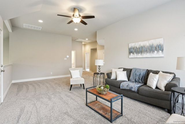 29740 elkhorn, Boerne, TX 78015