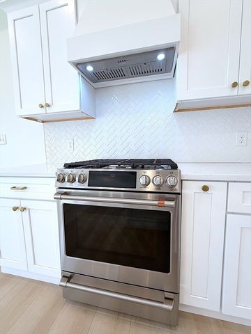 90 E Central St 304, Franklin, MA 02038