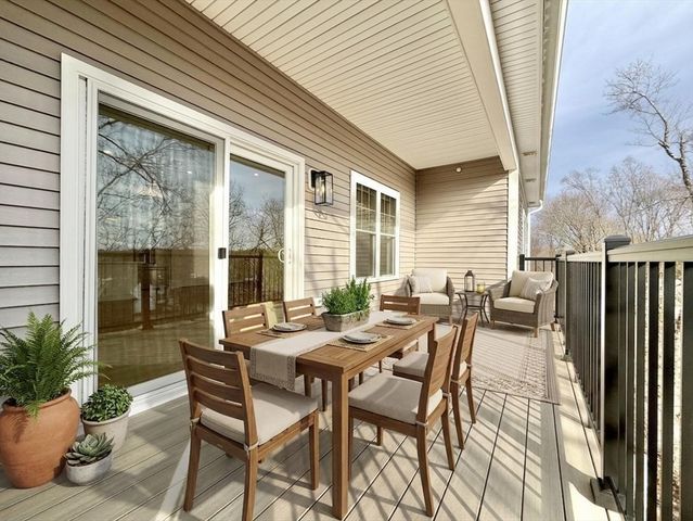 90 E Central St 304, Franklin, MA 02038
