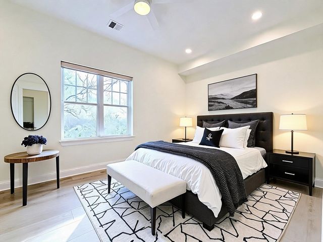 90 E Central St 304, Franklin, MA 02038