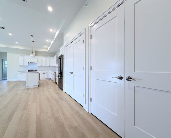 90 E Central St 304, Franklin, MA 02038