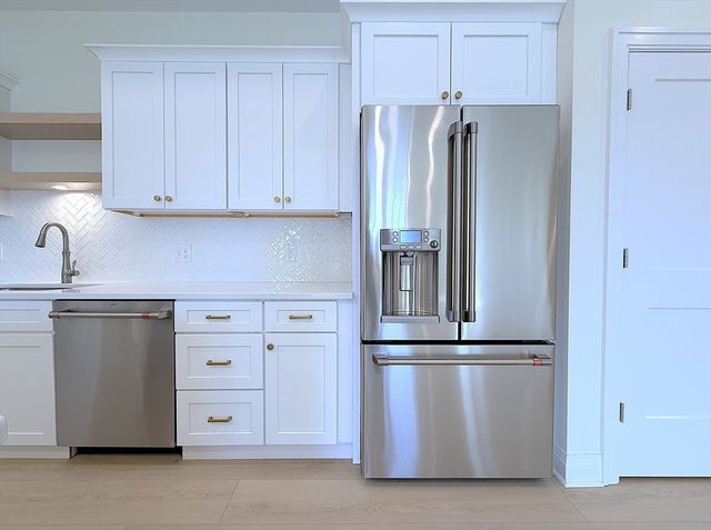 90 E Central St 304, Franklin, MA 02038