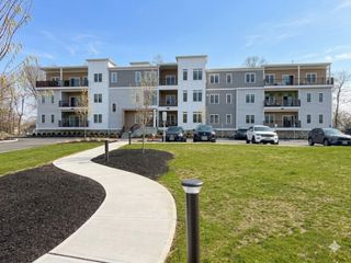 90 E Central St 304, Franklin, MA 02038