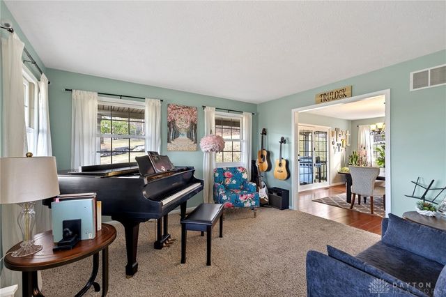 335 Willow Road, Springfield, OH 45502