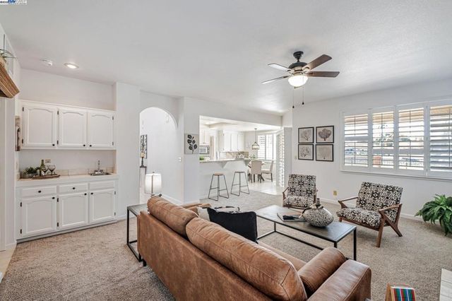 2236 Colonial Ct, Discovery Bay, CA 94505