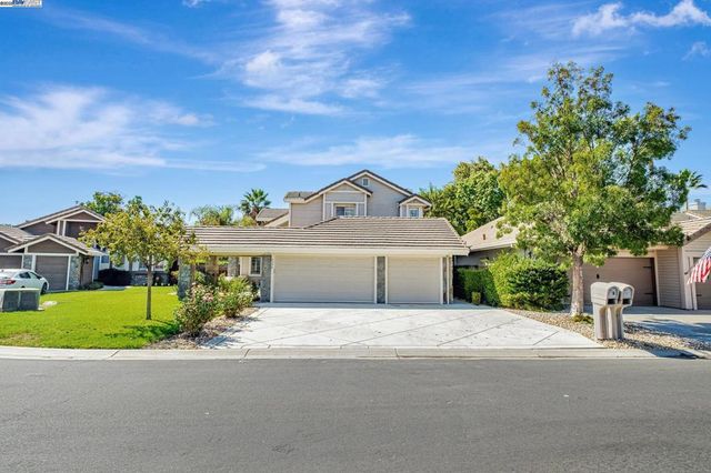 2236 Colonial Ct, Discovery Bay, CA 94505