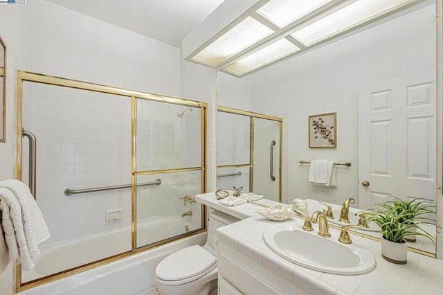 2236 Colonial Ct, Discovery Bay, CA 94505
