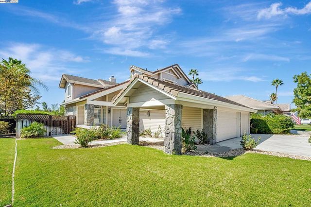 2236 Colonial Ct, Discovery Bay, CA 94505