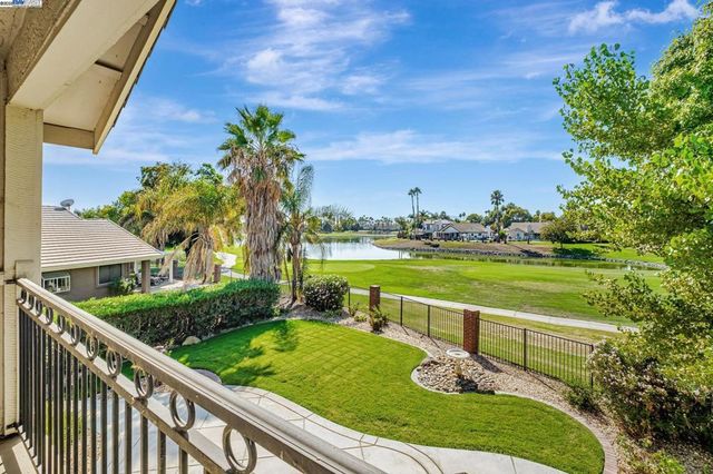 2236 Colonial Ct, Discovery Bay, CA 94505
