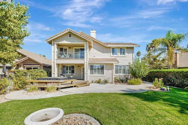 2236 Colonial Ct, Discovery Bay, CA 94505