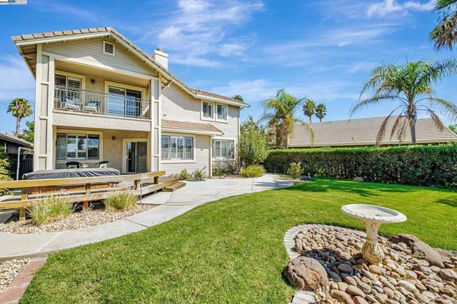 2236 Colonial Ct, Discovery Bay, CA 94505