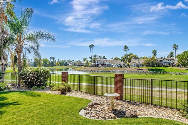 2236 Colonial Ct, Discovery Bay, CA 94505