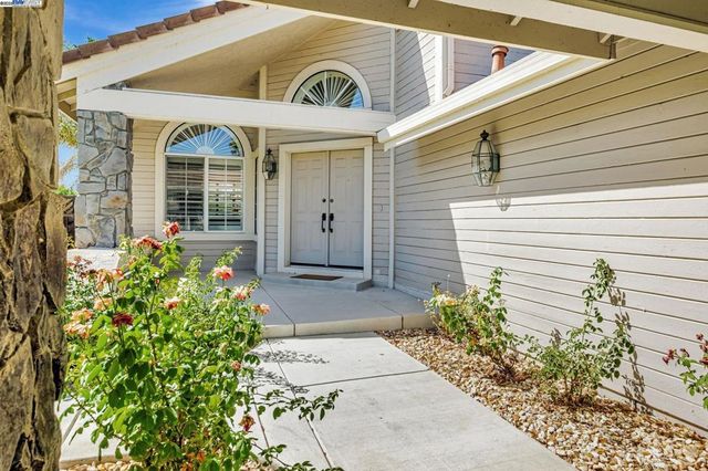 2236 Colonial Ct, Discovery Bay, CA 94505