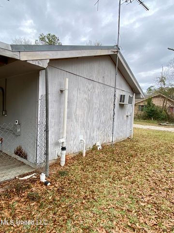 2498 S Highway 43, Picayune, MS 39466