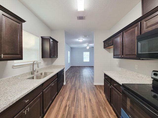 3201 J P Davis Avenue, Bay City, TX 77414