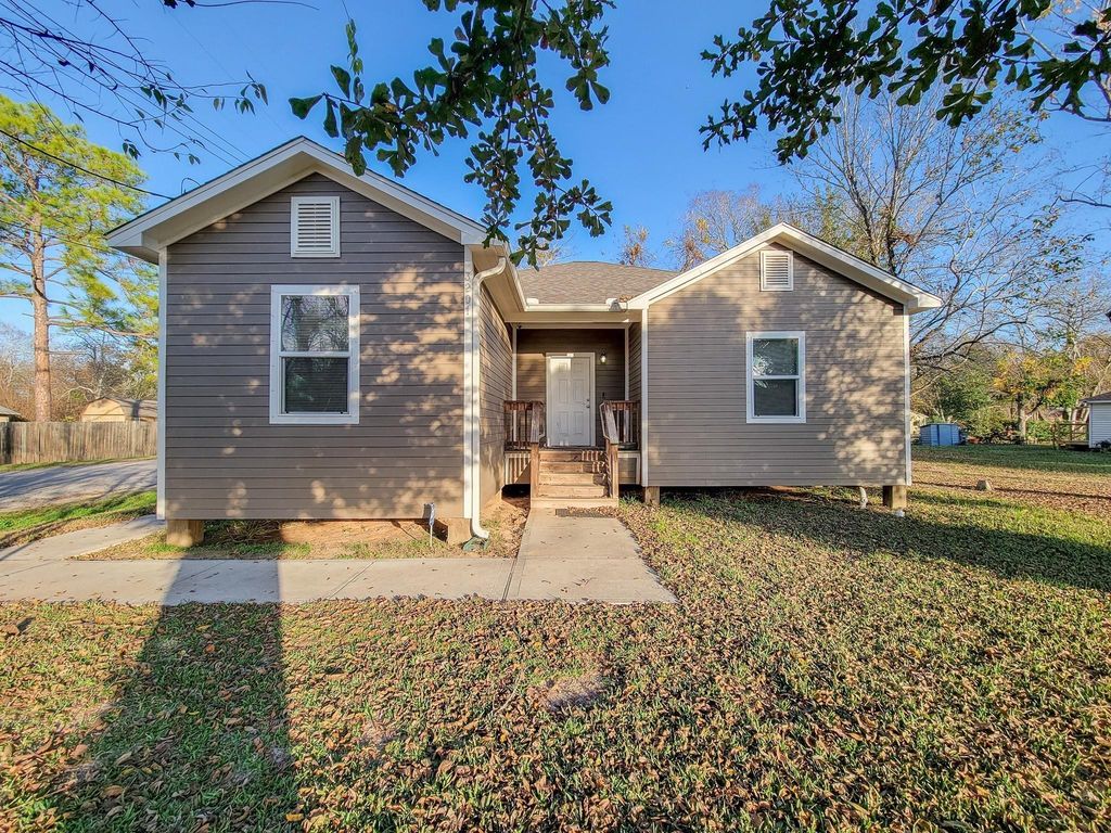 3201 J P Davis Avenue, Bay City, TX 77414