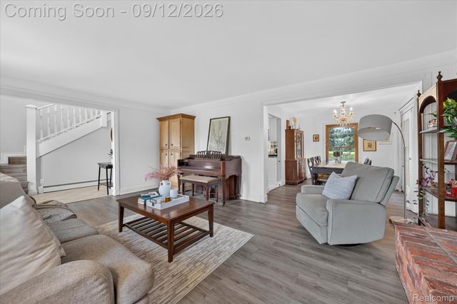 1205 W Oakwood Road, Oxford Charter Township, MI 48371