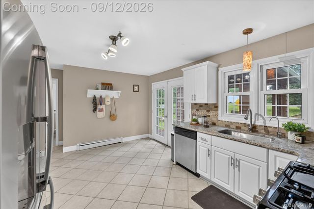 1205 W Oakwood Road, Oxford Charter Township, MI 48371