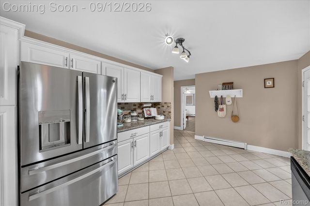 1205 W Oakwood Road, Oxford Charter Township, MI 48371