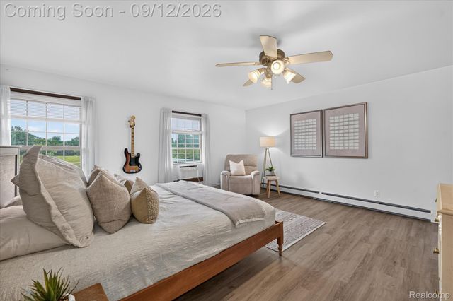 1205 W Oakwood Road, Oxford Charter Township, MI 48371
