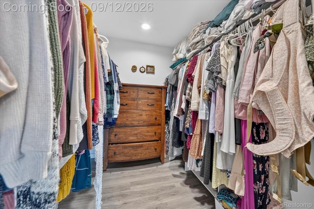 1205 W Oakwood Road, Oxford Charter Township, MI 48371