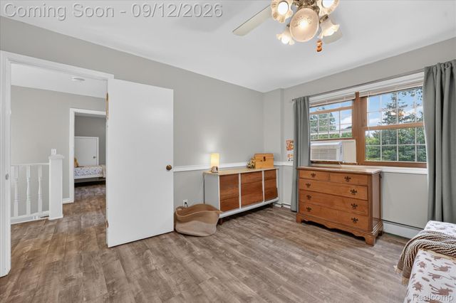 1205 W Oakwood Road, Oxford Charter Township, MI 48371