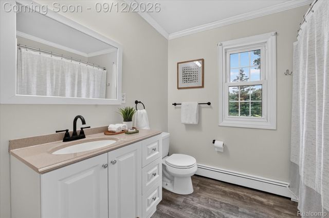 1205 W Oakwood Road, Oxford Charter Township, MI 48371