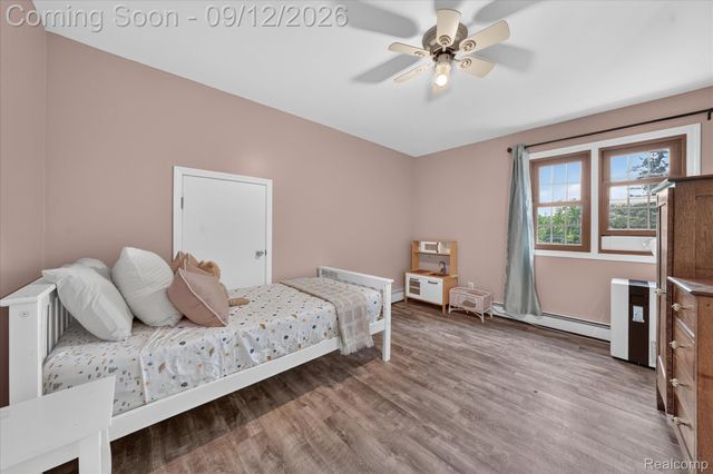 1205 W Oakwood Road, Oxford Charter Township, MI 48371