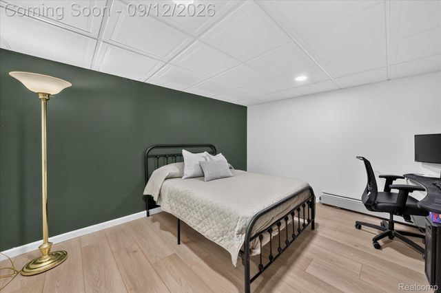 1205 W Oakwood Road, Oxford Charter Township, MI 48371