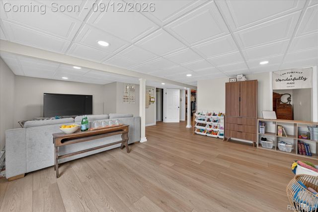 1205 W Oakwood Road, Oxford Charter Township, MI 48371