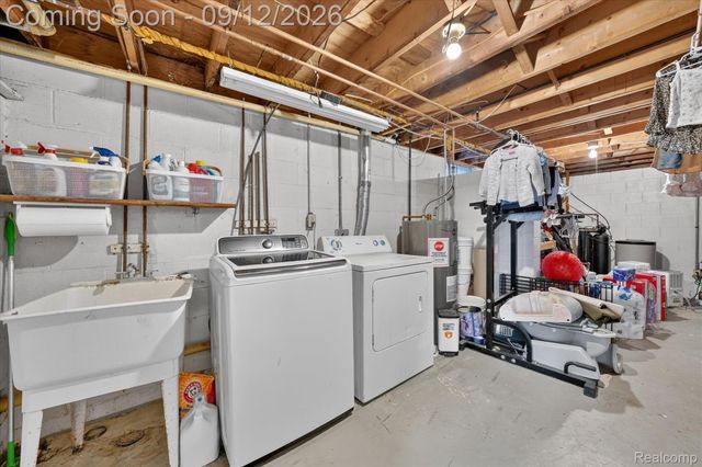 1205 W Oakwood Road, Oxford Charter Township, MI 48371