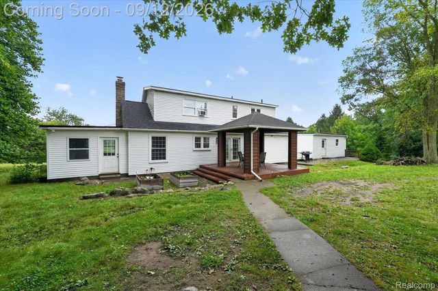 1205 W Oakwood Road, Oxford Charter Township, MI 48371
