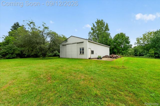 1205 W Oakwood Road, Oxford Charter Township, MI 48371