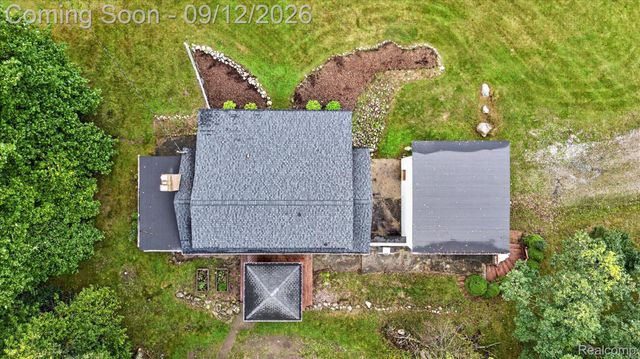 1205 W Oakwood Road, Oxford Charter Township, MI 48371