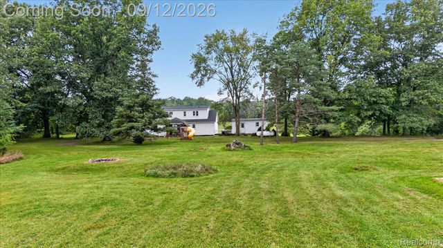 1205 W Oakwood Road, Oxford Charter Township, MI 48371