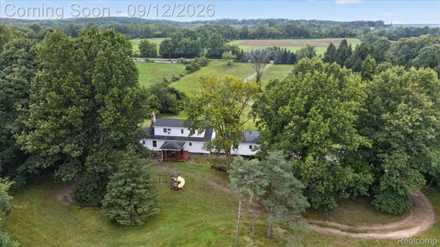 1205 W Oakwood Road, Oxford Charter Township, MI 48371