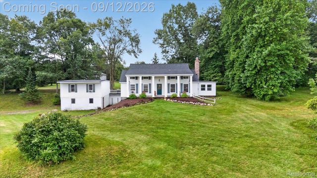 1205 W Oakwood Road, Oxford Charter Township, MI 48371