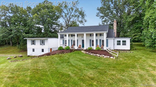 1205 W Oakwood Road, Oxford Charter Township, MI 48371