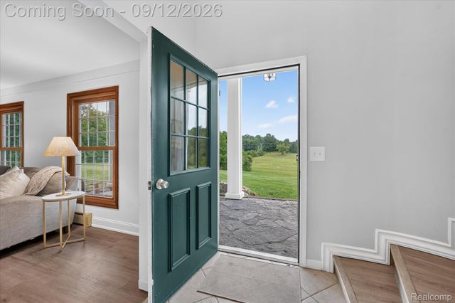 1205 W Oakwood Road, Oxford Charter Township, MI 48371