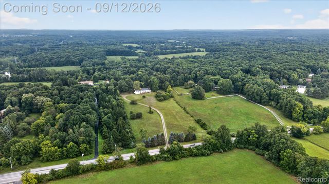 1205 W Oakwood Road, Oxford Charter Township, MI 48371