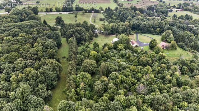1205 W Oakwood Road, Oxford Charter Township, MI 48371