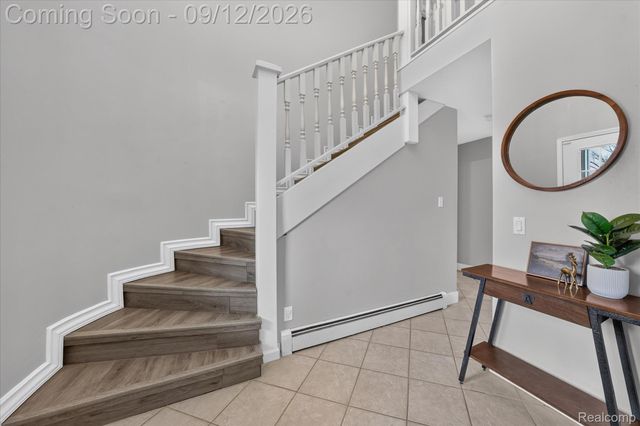 1205 W Oakwood Road, Oxford Charter Township, MI 48371