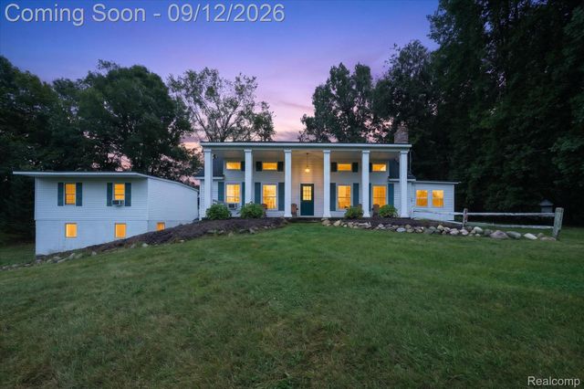 1205 W Oakwood Road, Oxford Charter Township, MI 48371