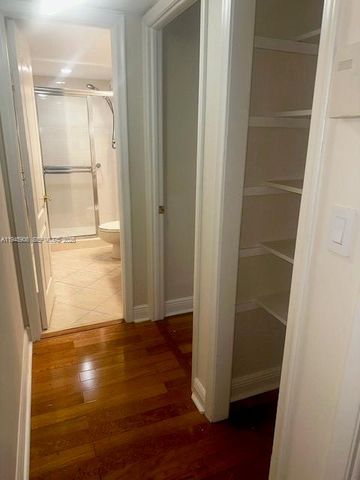 625 Biltmore Way 807, Coral Gables, FL 33134