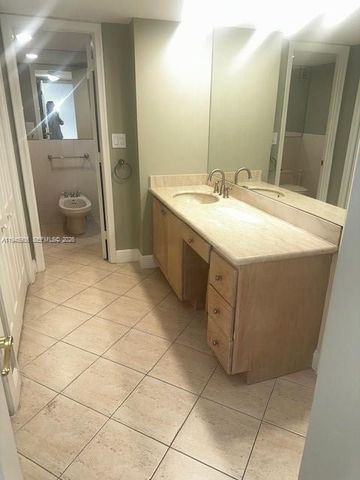 625 Biltmore Way 807, Coral Gables, FL 33134