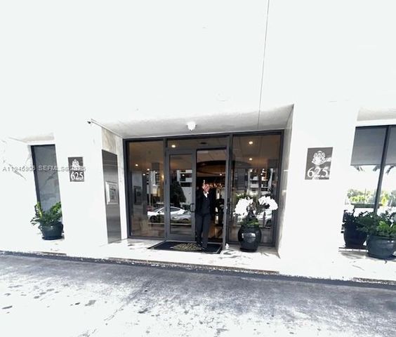 625 Biltmore Way 807, Coral Gables, FL 33134