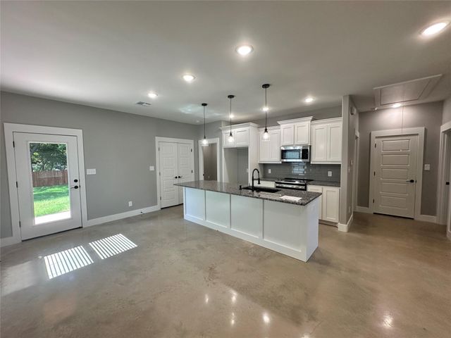 116 E Harrison Street, Denison, TX 75021