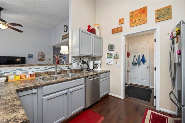 6463 Rubystone Lane, Medina, OH 44256