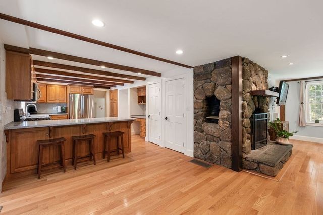 96A High Street, Topsfield, MA 01983